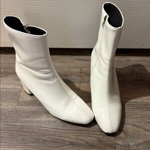 SHEIN Chic White Heeled Boots
